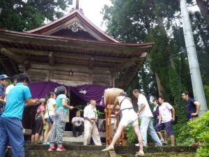 130715夏祭り神社前