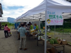 130721晴れ空と野菜市s